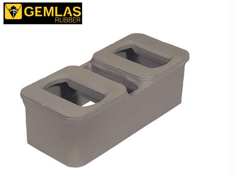 DOPPEL-GEHOBENES FUNDAMENT